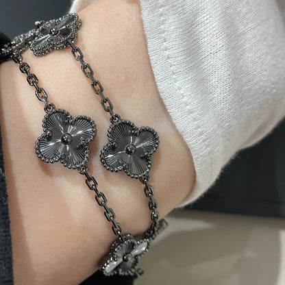 [⭐Shinejoy]CLOVER 5 MOTIF BLACK BRACELET