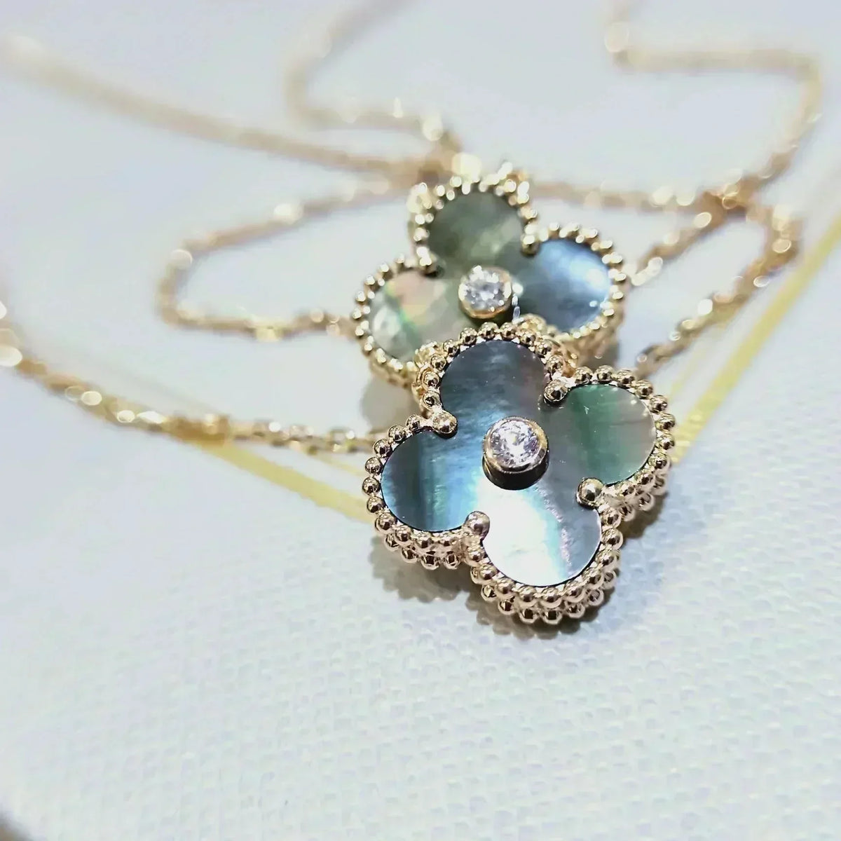 [⭐Shinejoy]CLOVER 15MM DIAMOND AND MOTHER-OF-GREY NECKLACE