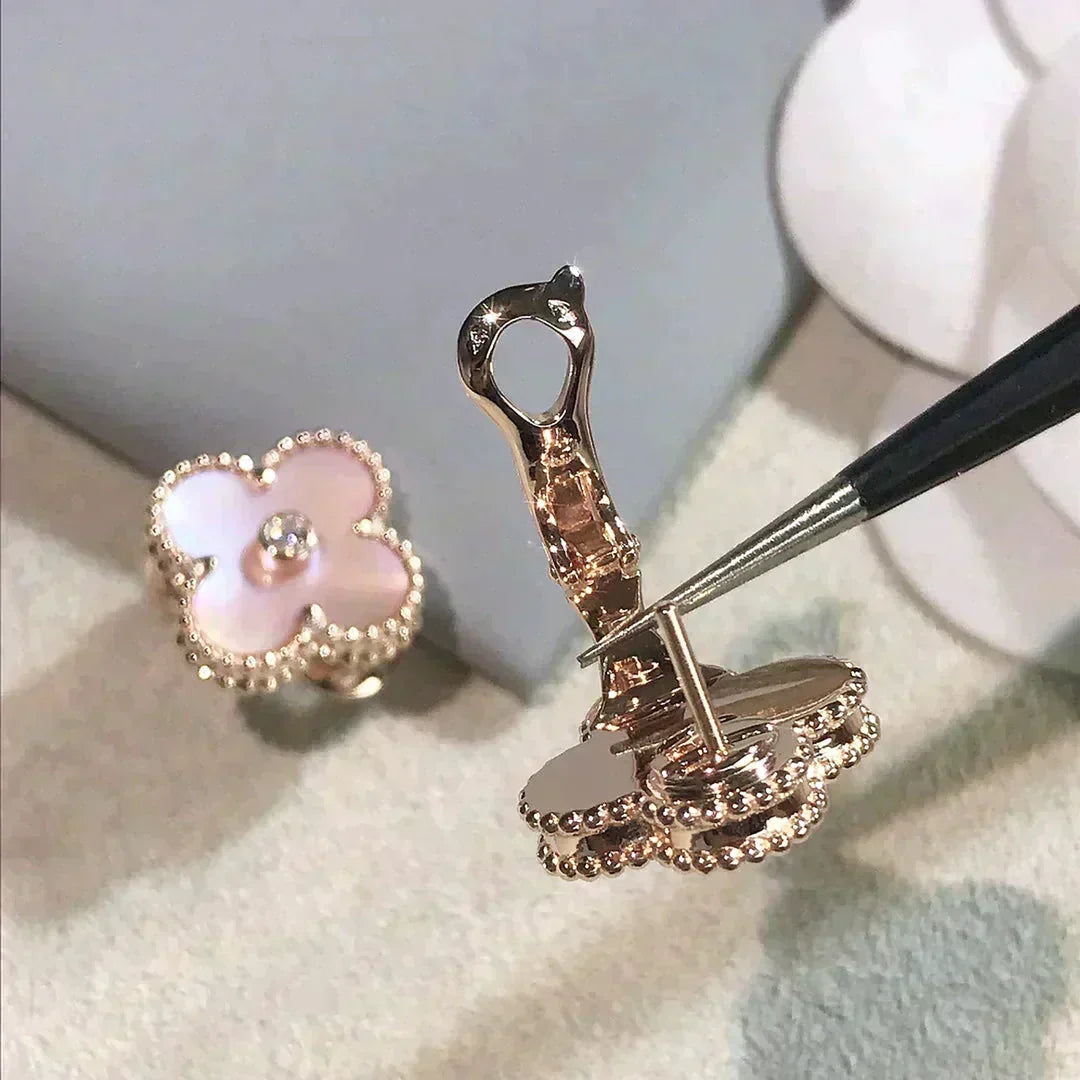 [⭐Shinejoy]CLOVER MEDIUM 1 MOTIFS  PINK MOP DIAMOND EARRINGS