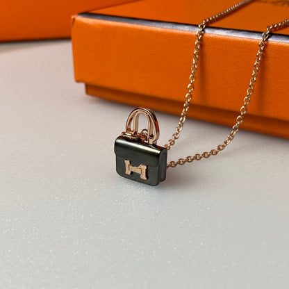 [⭐Shinejoy]CONSTANCE BLACK PEDANT PINK GOLD NECKLACE