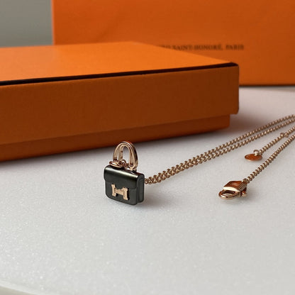 [⭐Shinejoy]CONSTANCE BLACK PEDANT PINK GOLD NECKLACE