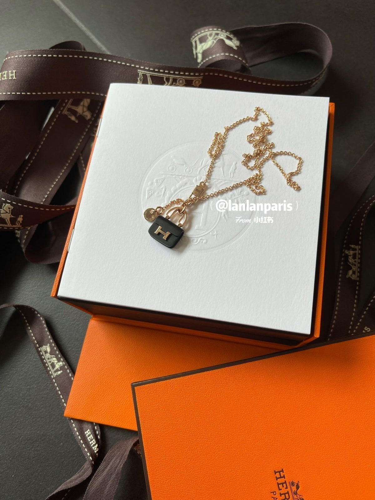 [⭐Shinejoy]CONSTANCE BLACK PEDANT PINK GOLD NECKLACE