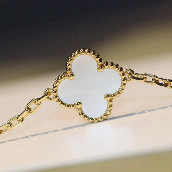 [⭐Shinejoy]CLOVER 20 MOTIFS WHITE MOP NECKLACE