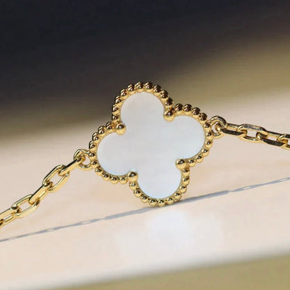 [⭐Shinejoy]CLOVER 20 MOTIFS WHITE MOP NECKLACE