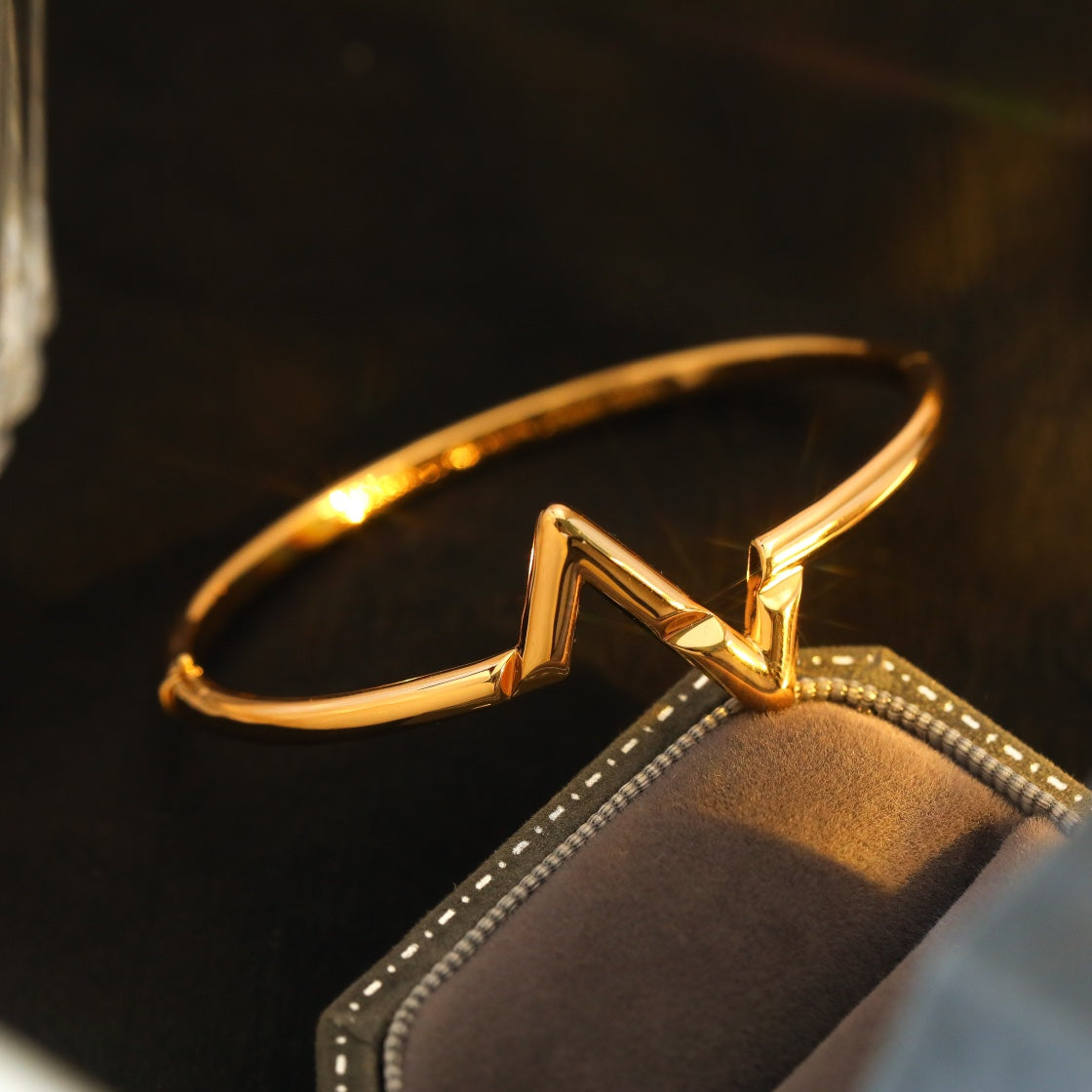 [⭐Shinejoy]VOLTE UPSITE DOWN BRACELET