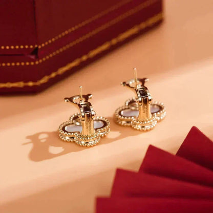[⭐Shinejoy]CLOVER MEDIUM 1 MOTIFS  WHITE MOP STUD EARRINGS