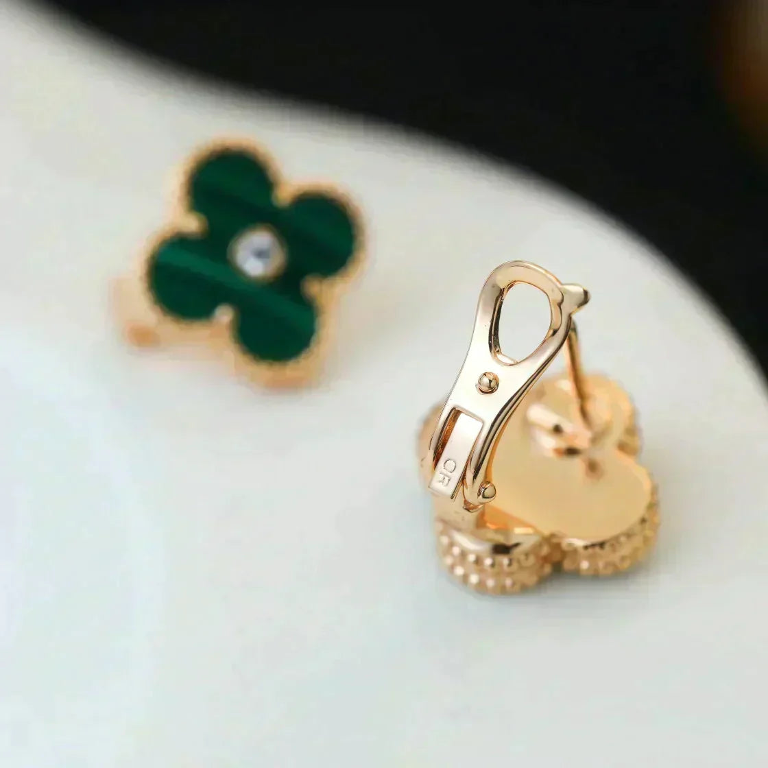 [⭐Shinejoy]CLOVER MEDIUM 1 MOTIFS MALACHITE DIAMOND EARRINGS