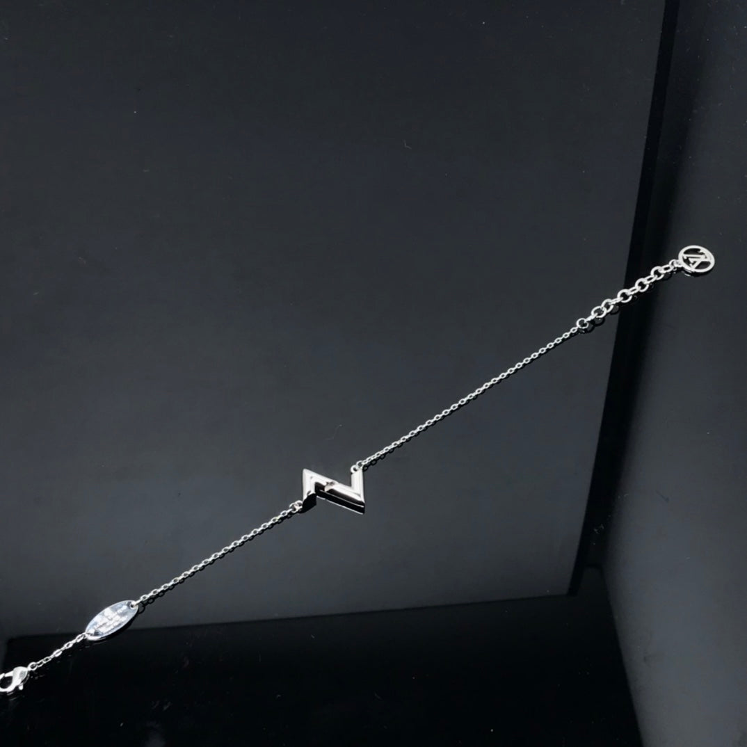 [⭐Shinejoy]VOLT LV LOGO BRACELET