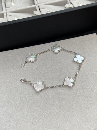 [⭐Shinejoy]CLOVER WHITE PEARL MOP 5 MOTIF BRACELET COLLECTION