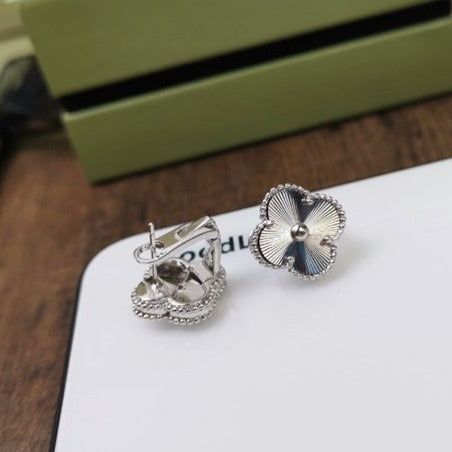 [⭐Shinejoy]CLOVER MEDIUM STUD EARRINGS