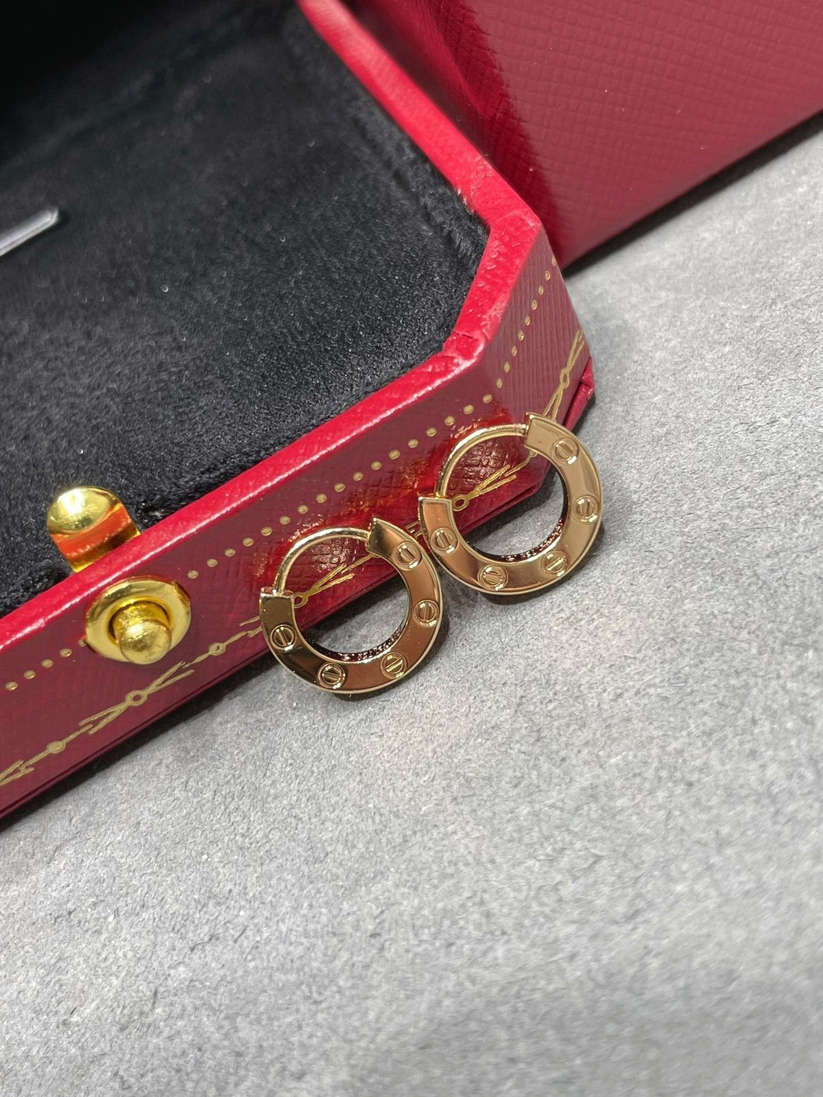 [⭐Shinejoy]LOVE MINI EARRINGS