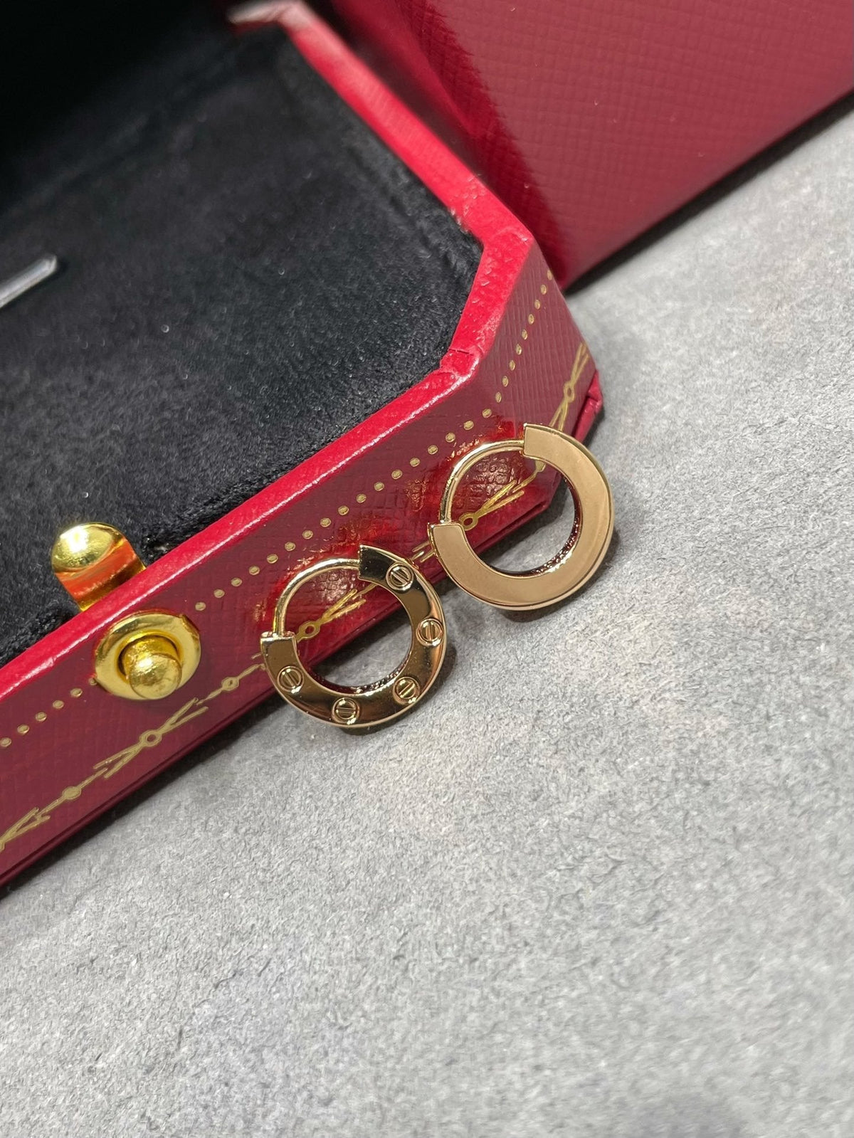 [⭐Shinejoy]LOVE MINI EARRINGS