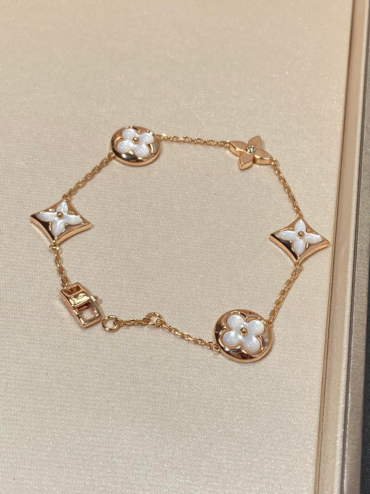 [⭐Shinejoy]STAR AND SUN 5 MOTIF MOP PINK GOLD BRACELET