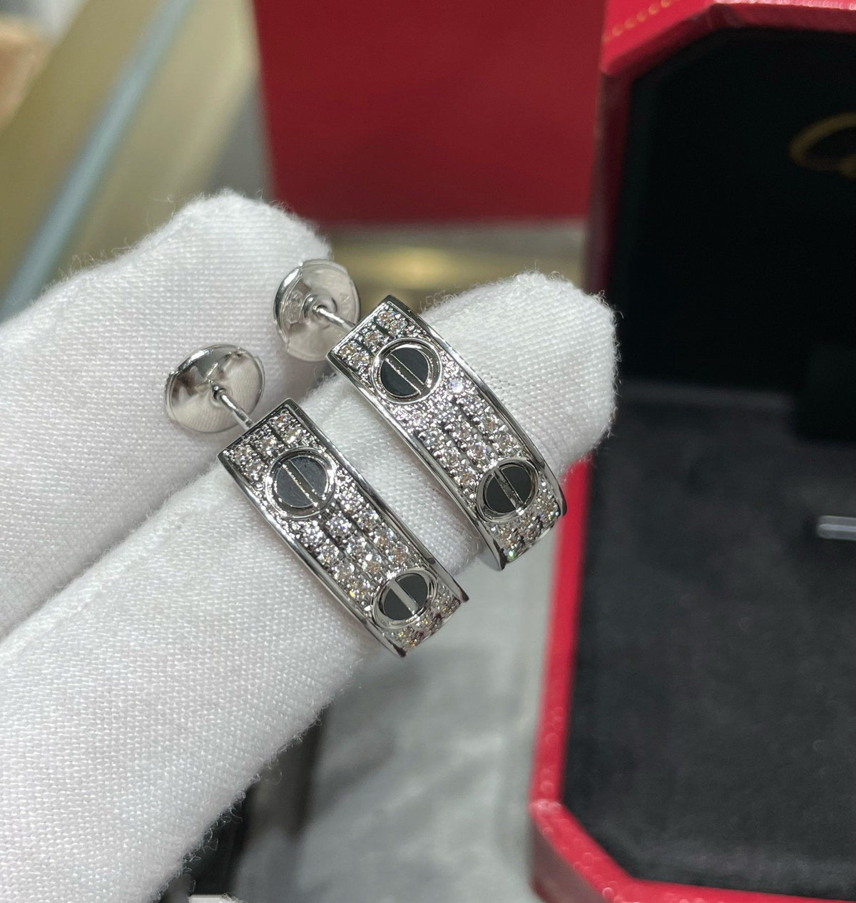[⭐Shinejoy]LOVE CERAMIC DIAMOND PAVED SILVER EARRINGS