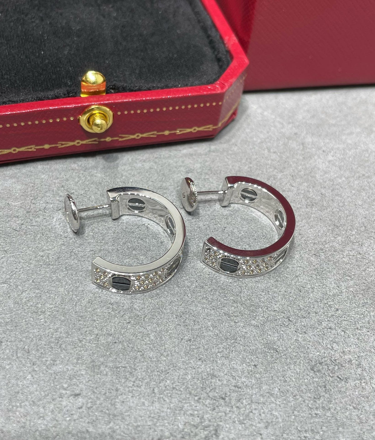 [⭐Shinejoy]LOVE CERAMIC DIAMOND PAVED SILVER EARRINGS