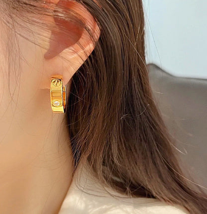 [⭐Shinejoy]LOVE 5.5MM 1 DIAMOND EARRINGS