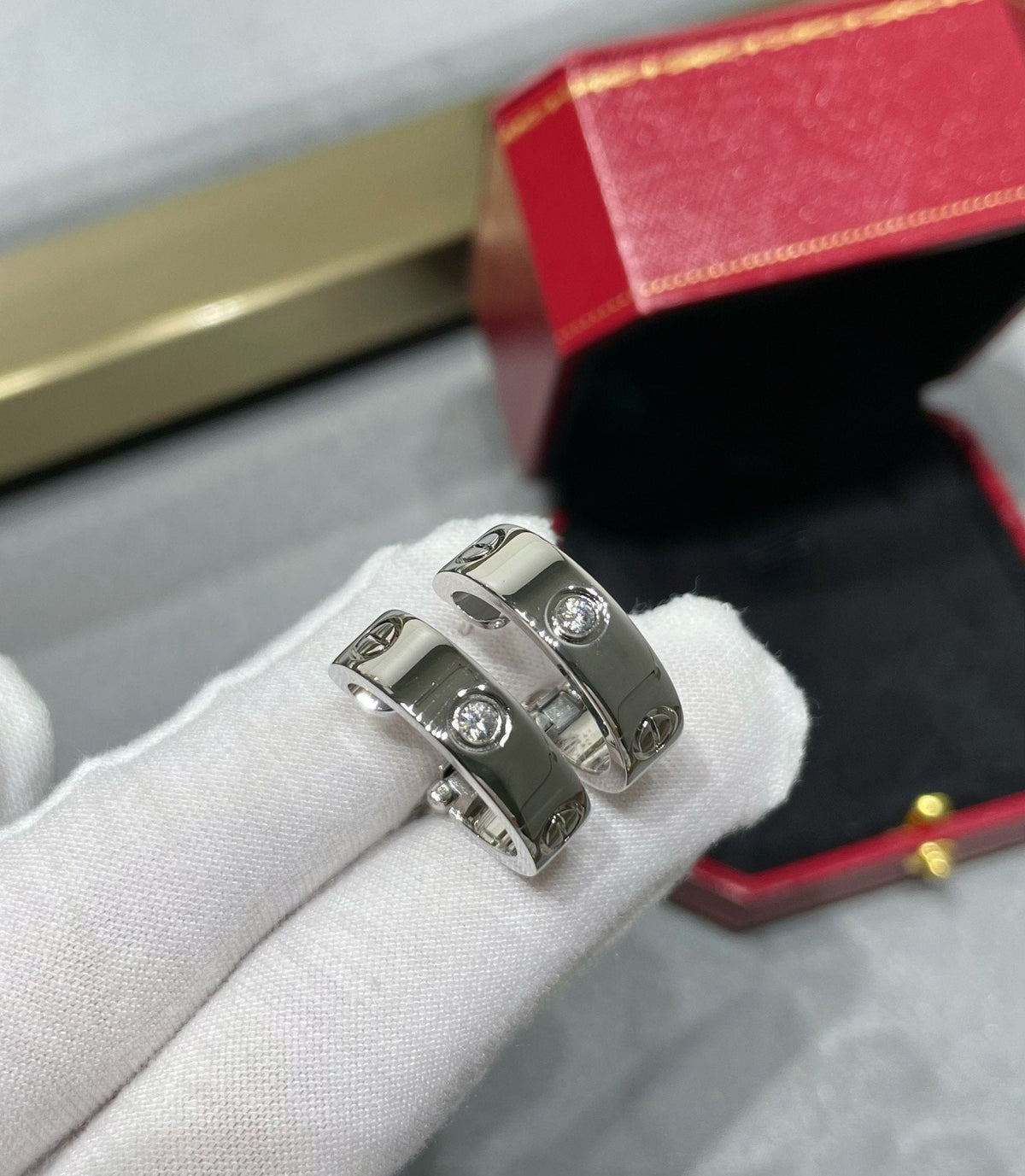 [⭐Shinejoy]LOVE 5.5MM 1 DIAMOND EARRINGS