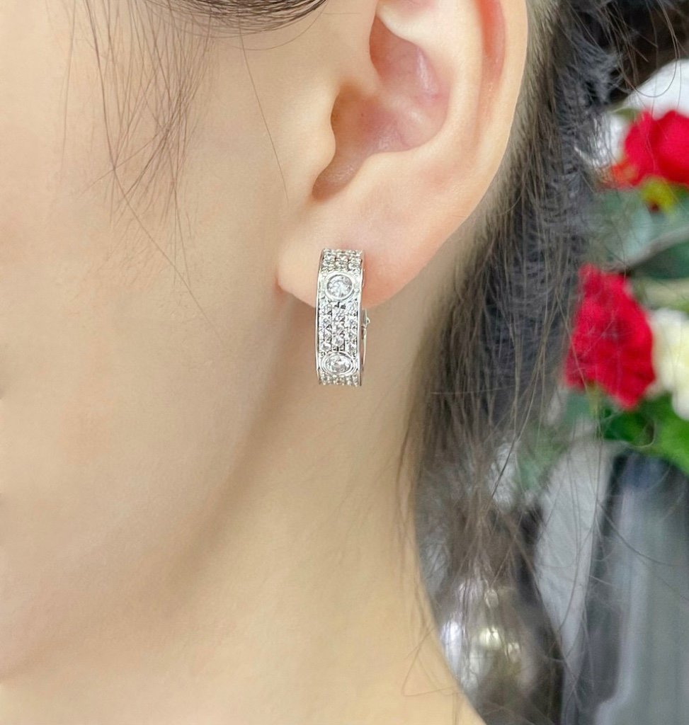 [⭐Shinejoy]LOVE 5.5MM DIAMOND PAVED EARRINGS