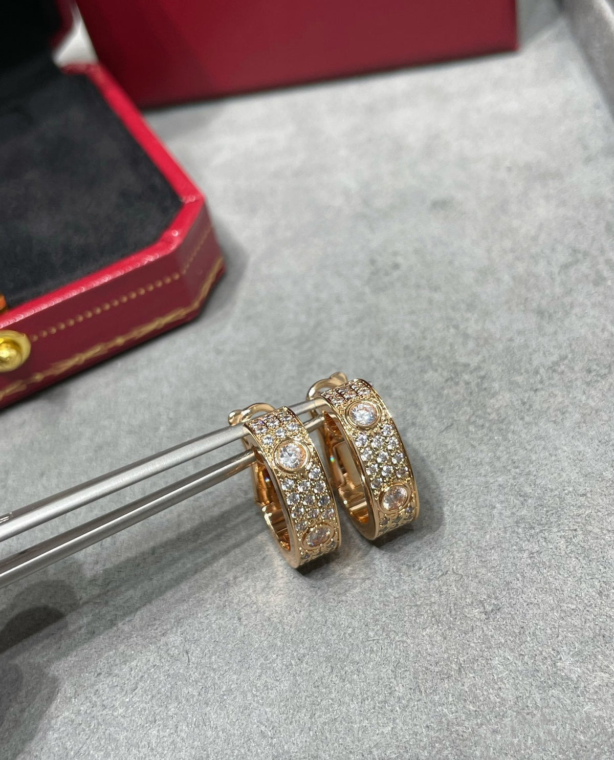 [⭐Shinejoy]LOVE 5.5MM DIAMOND PAVED EARRINGS