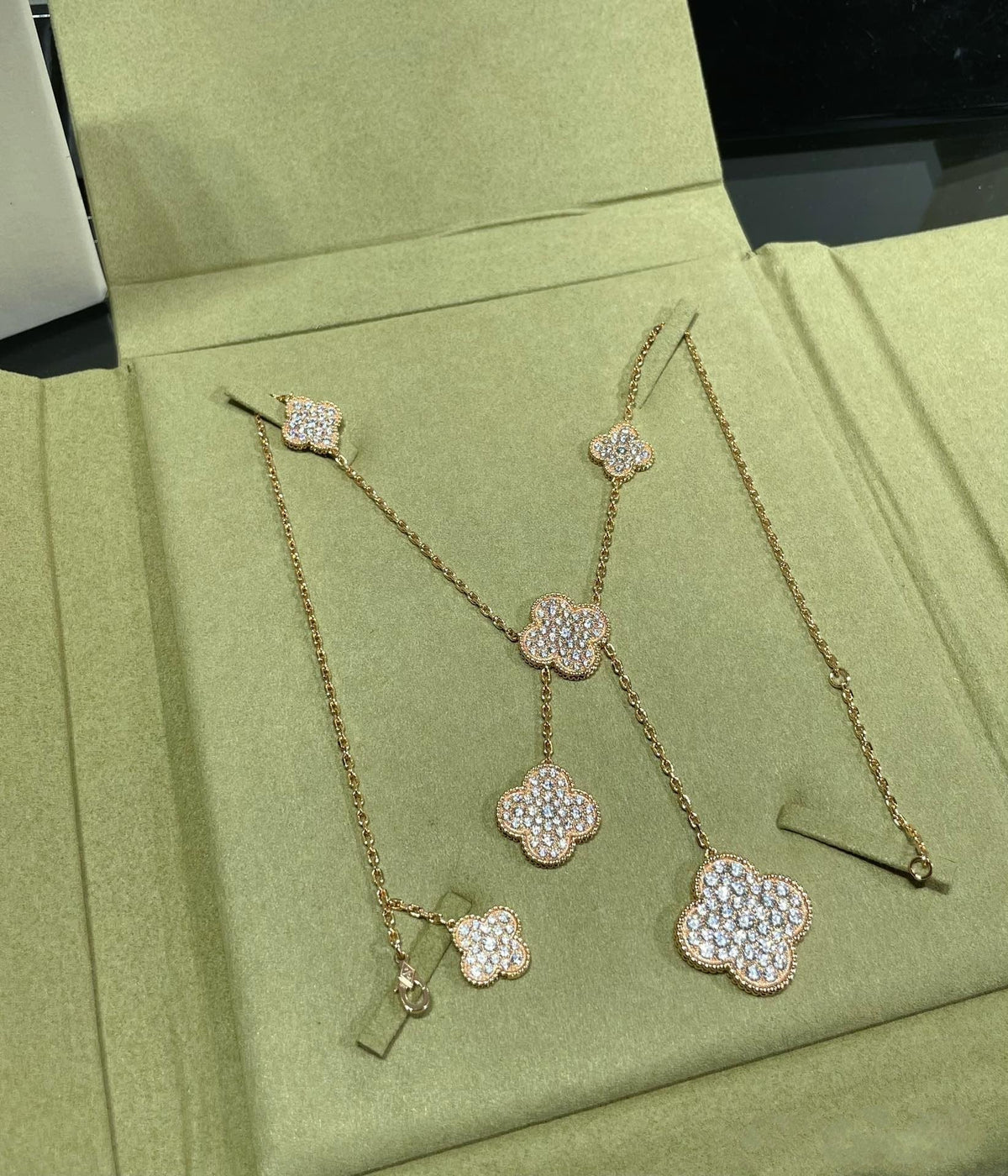 [⭐Shinejoy]CLOVER 6 MOTIF DIAMOND PAVED NECKLACE