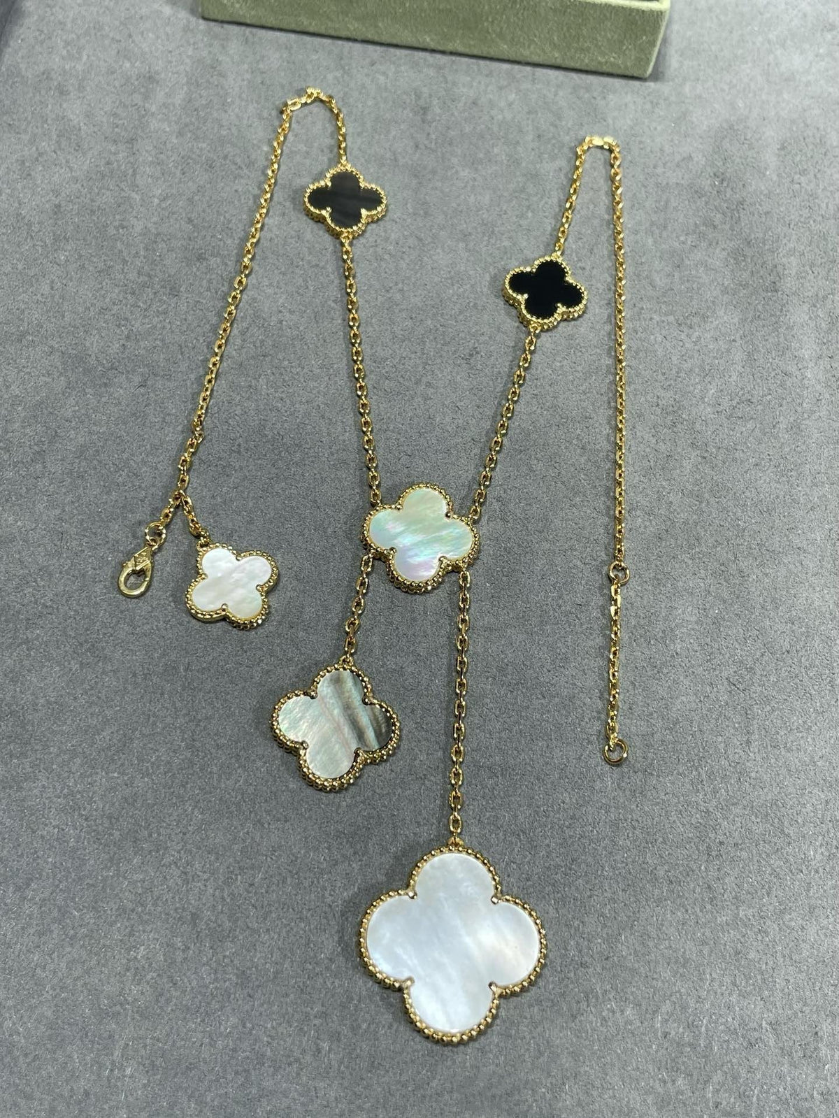 [⭐Shinejoy]CLOVER 6 MOTIF MOP ONYX GOLD NECKLACE