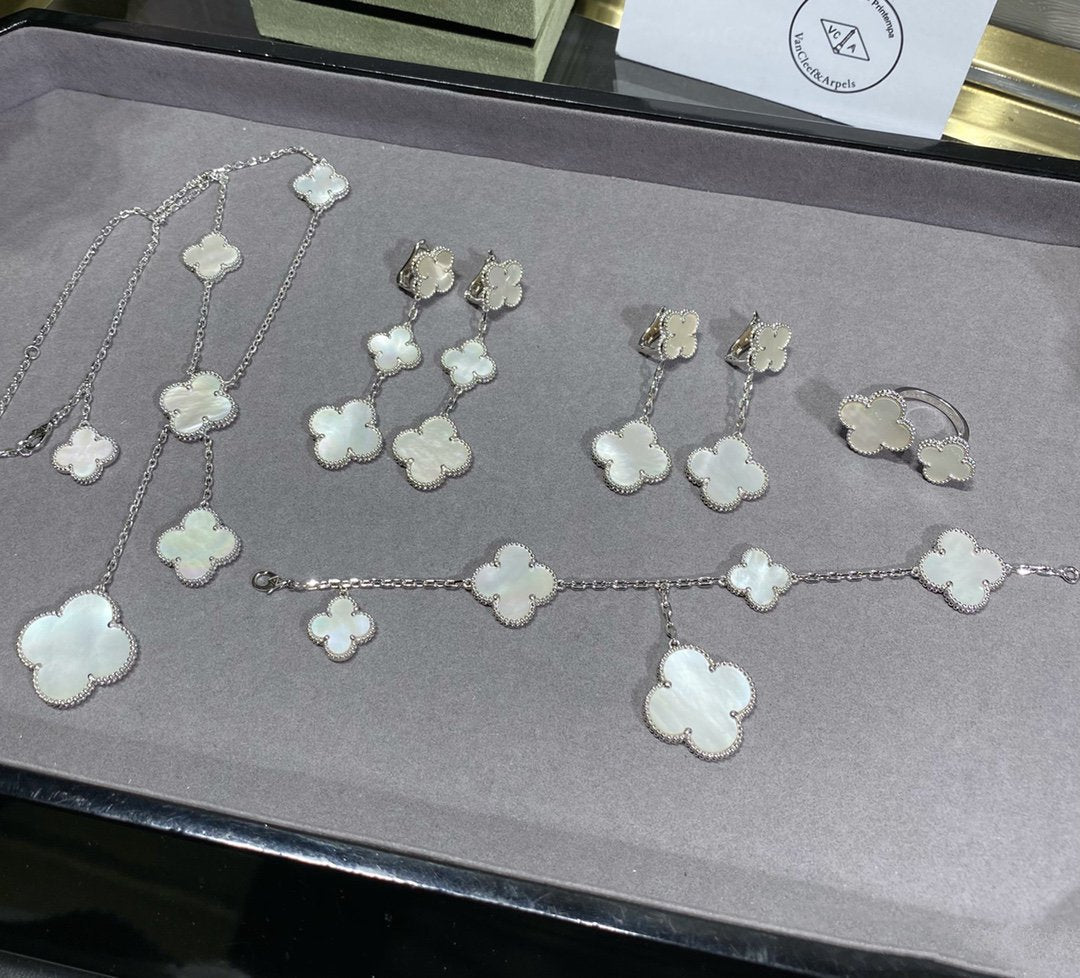 [⭐Shinejoy]CLOVER 5 MOTIF WHITE MOP SILVER BRACELET