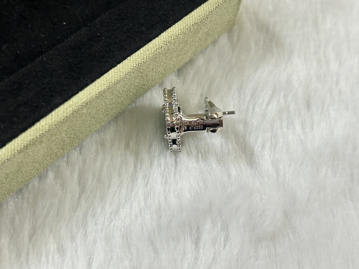 [⭐Shinejoy]CLOVER PIETERSITE MEDIUM STUD EARRINGS