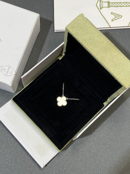 [⭐Shinejoy]CLOVER MEDIUM SILVER WHITE MOP NECKLACE