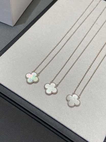 [⭐Shinejoy]CLOVER MEDIUM SILVER WHITE MOP NECKLACE