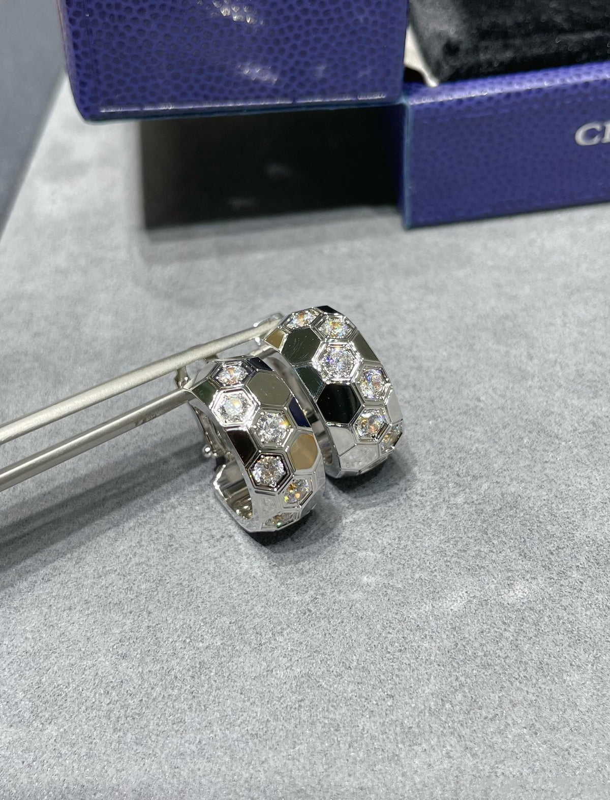 [⭐Shinejoy]BEE LOVE DIAMOND HOOP EARRINGS