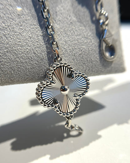 [⭐Shinejoy] CLOVER 5 MOTIF LASER BRACELET COLLECTION
