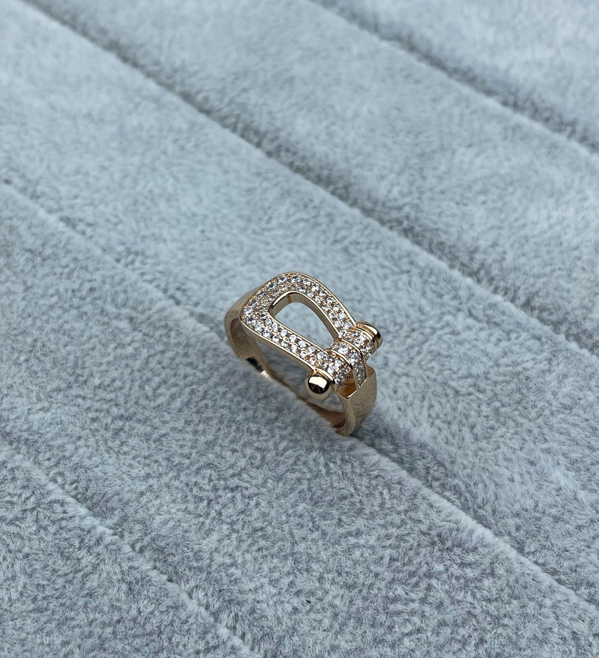 [⭐Shinejoy]Wide Hoof-Shaped Diamond-Studded Ring