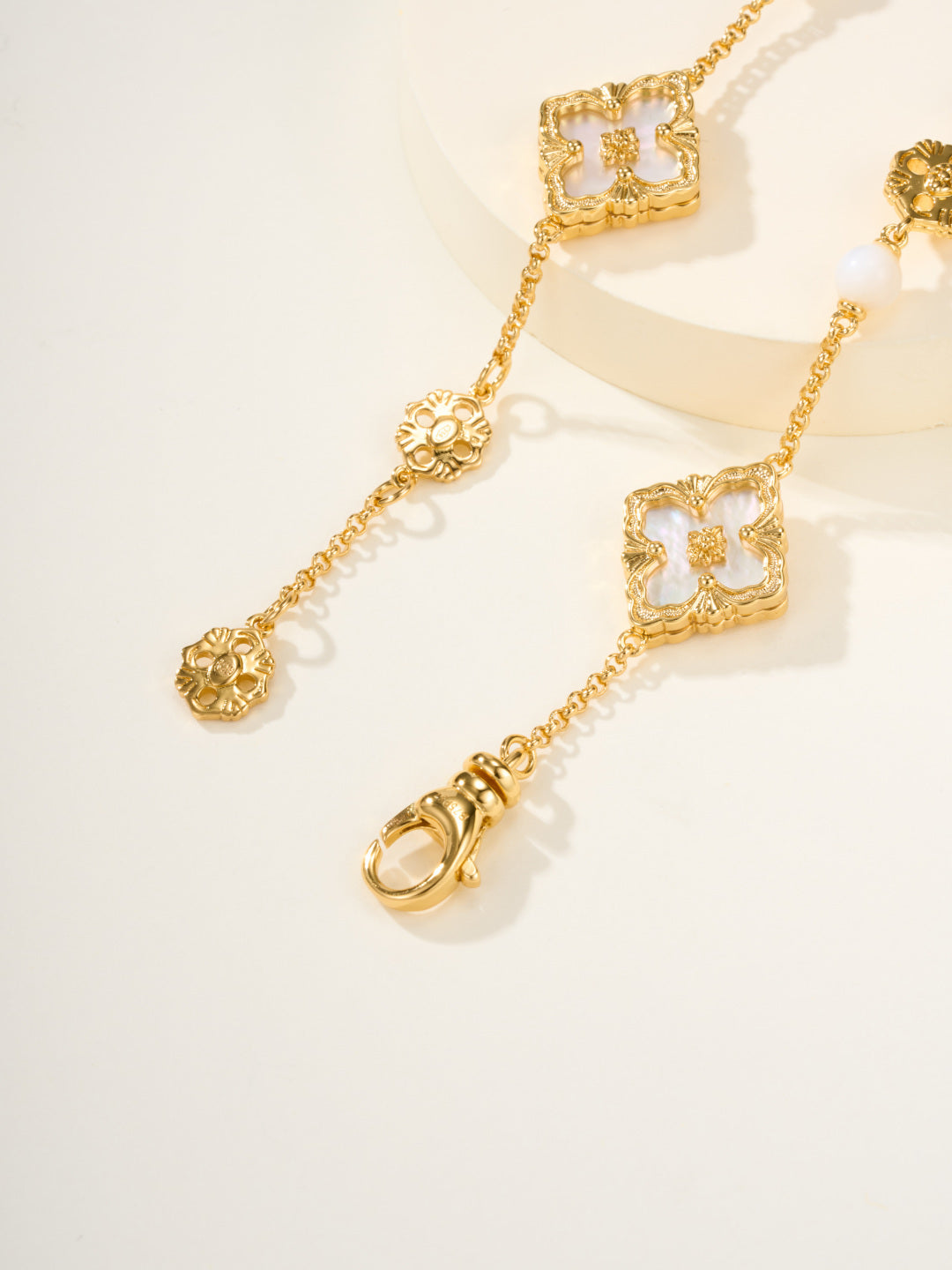 [⭐Shinejoy]B.C.L ENAMELED Three-Flower Bracelet（Trumpet)