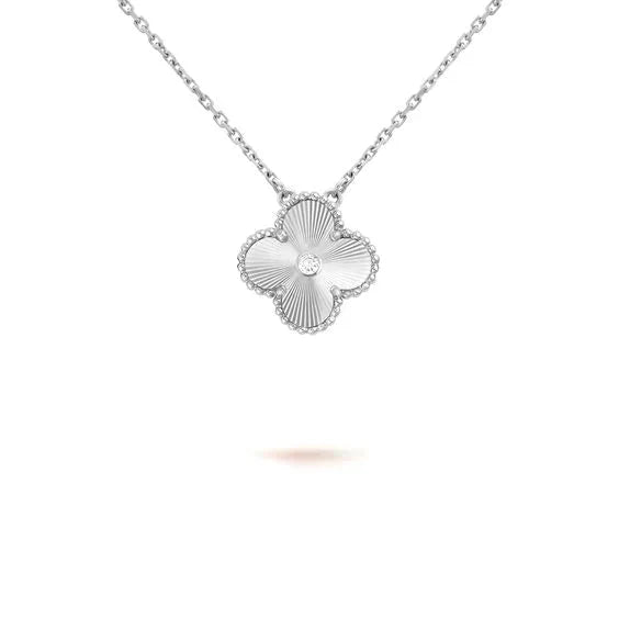 [⭐Shinejoy]CLOVER  15MM DIAMOND LASER NECKLACE SILVER