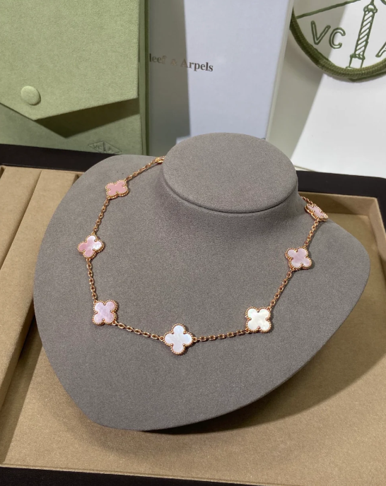[⭐Shinejoy Jewellery] Pink Necklace with Ten Clover Designs