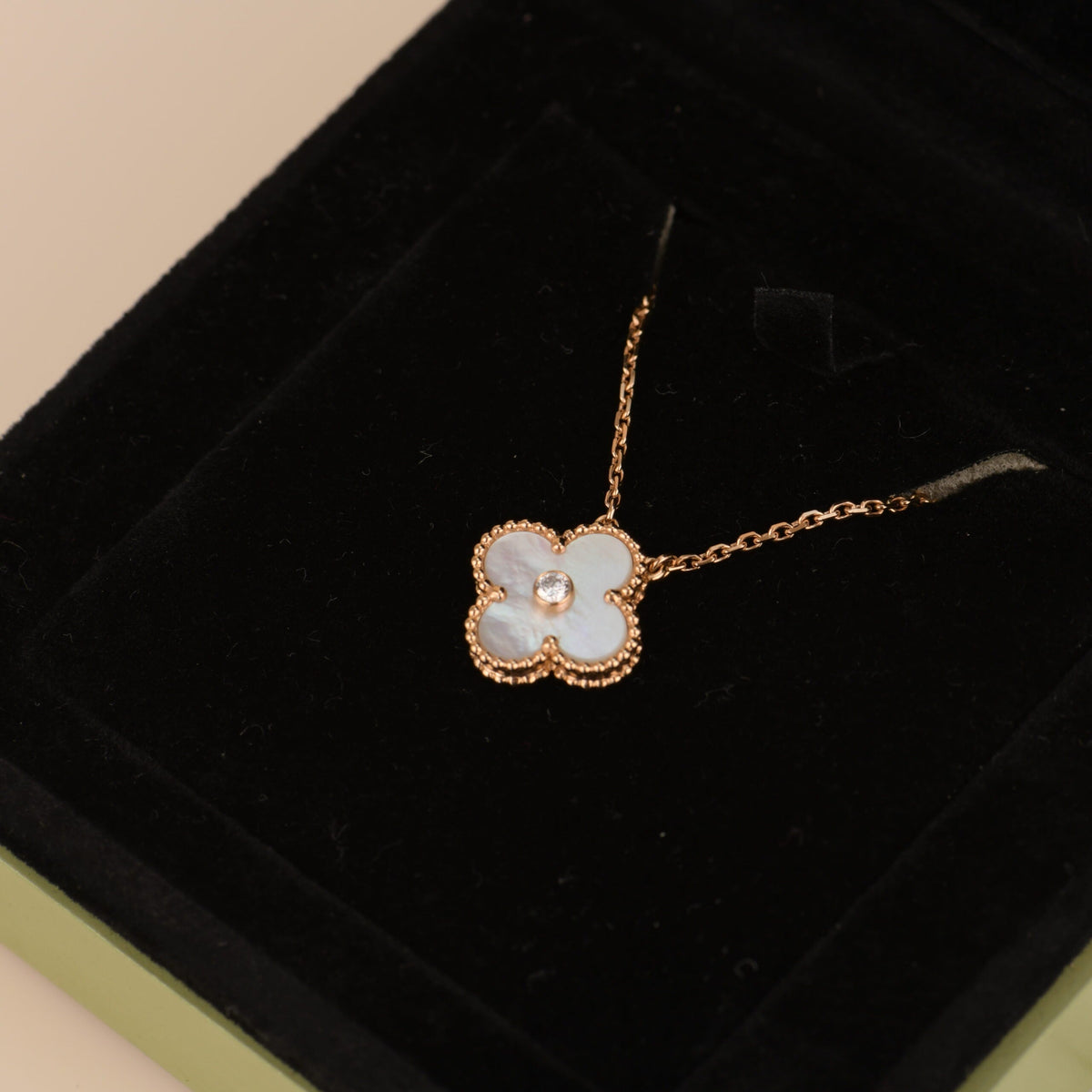 [⭐Shinejoy]CLOVER 15MM DIAMOND WHITE FRITILLARIA NECKLACE