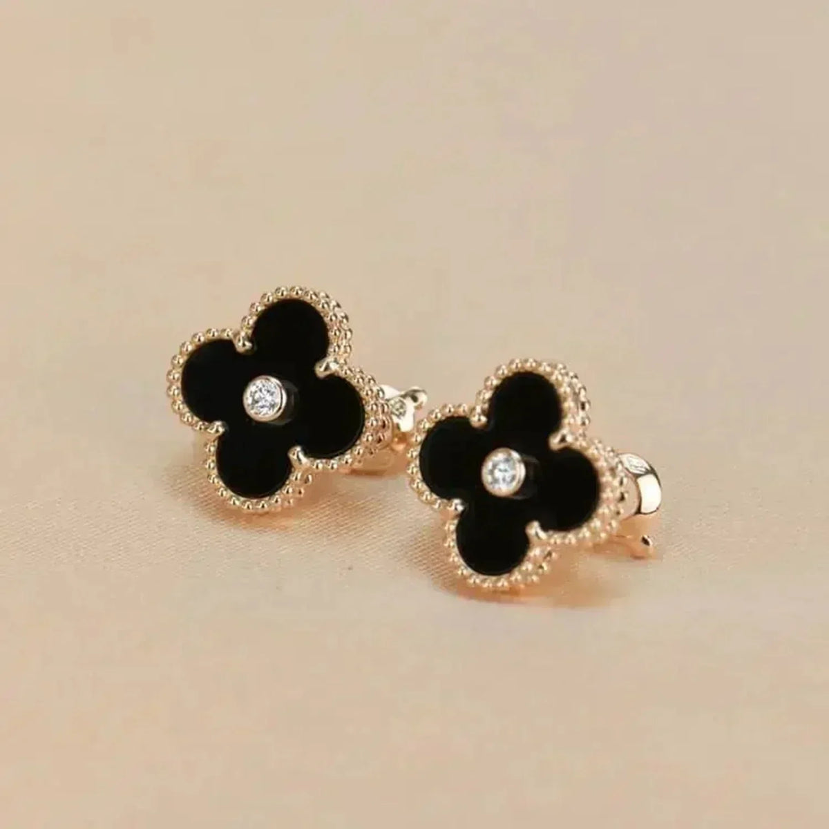 [⭐Shinejoy]CLOVER MEDIUM 1 MOTIFS ONYX DIAMOND EARRINGS