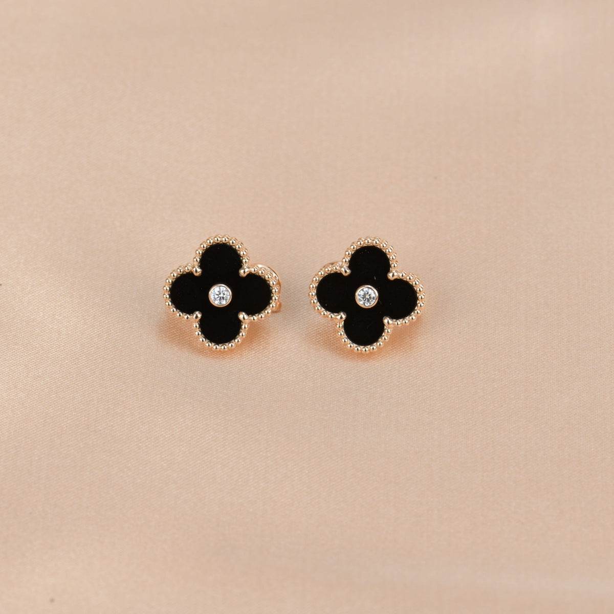 [⭐Shinejoy]CLOVER MEDIUM 1 MOTIFS ONYX DIAMOND EARRINGS