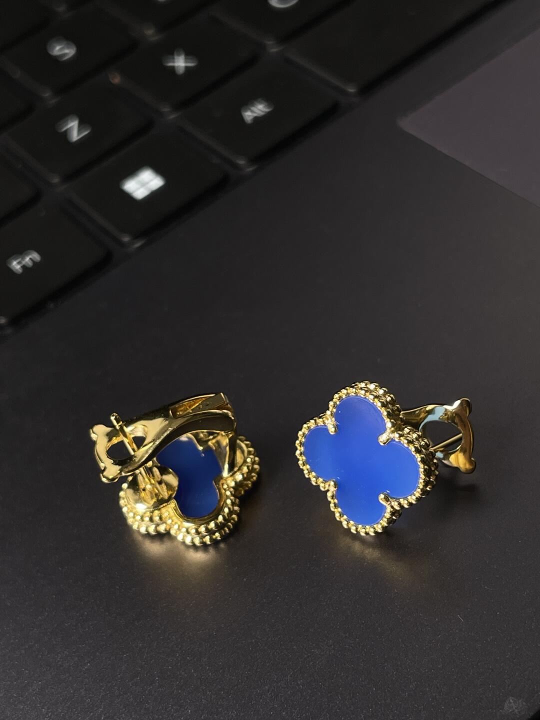 [⭐Shinejoy] CLOVER LARGE (20mm) 1 MOTIFS BLUE MOP STUD EARRINGS