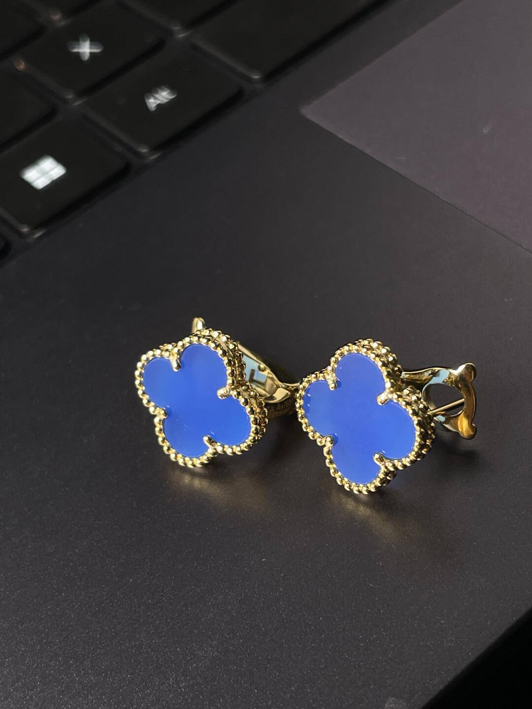 [⭐Shinejoy] CLOVER LARGE (20mm) 1 MOTIFS BLUE MOP STUD EARRINGS