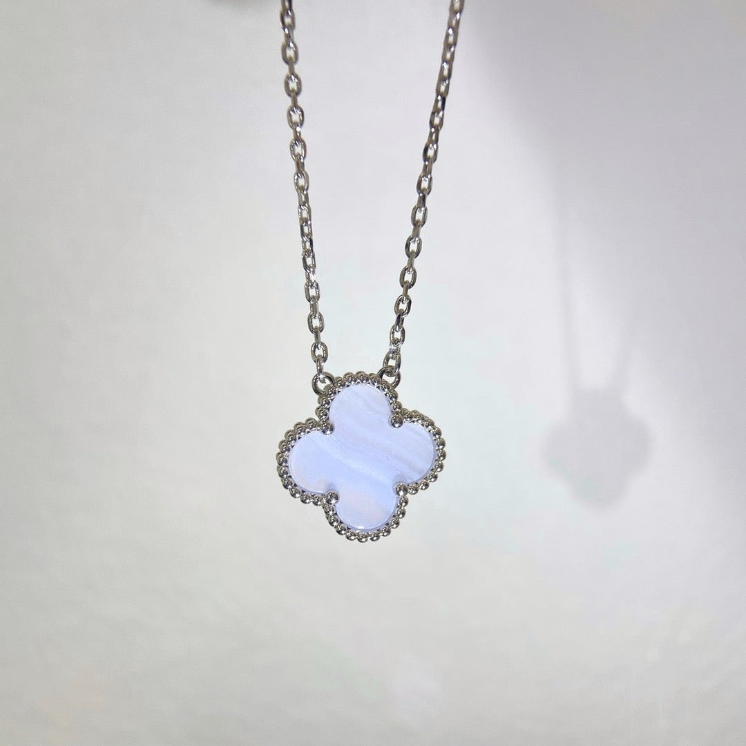 [⭐Shinejoy]CLOVER 15MM BLUE CHALCEDONY NECKLACE SILVER