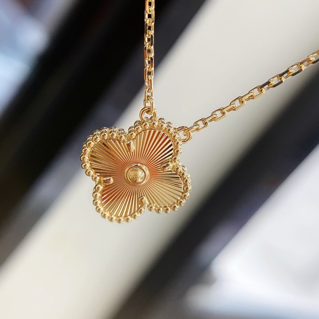 [⭐Shinejoy]CLOVER 15MM LASER NECKLACE