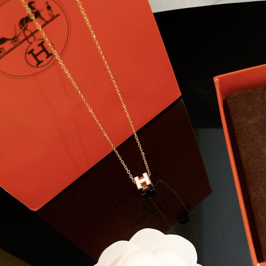 [⭐Shinejoy]H WHITE SQUARE GOLD NECKLACE