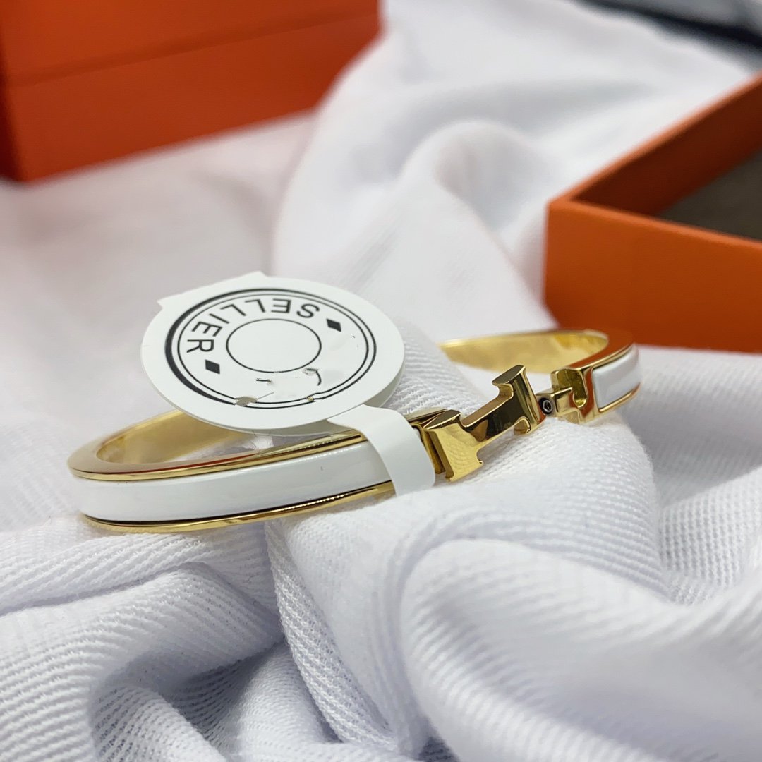[⭐Shinejoy]CLASSIC HM CLIC WHITE 8MM ENAMEL BRACELET