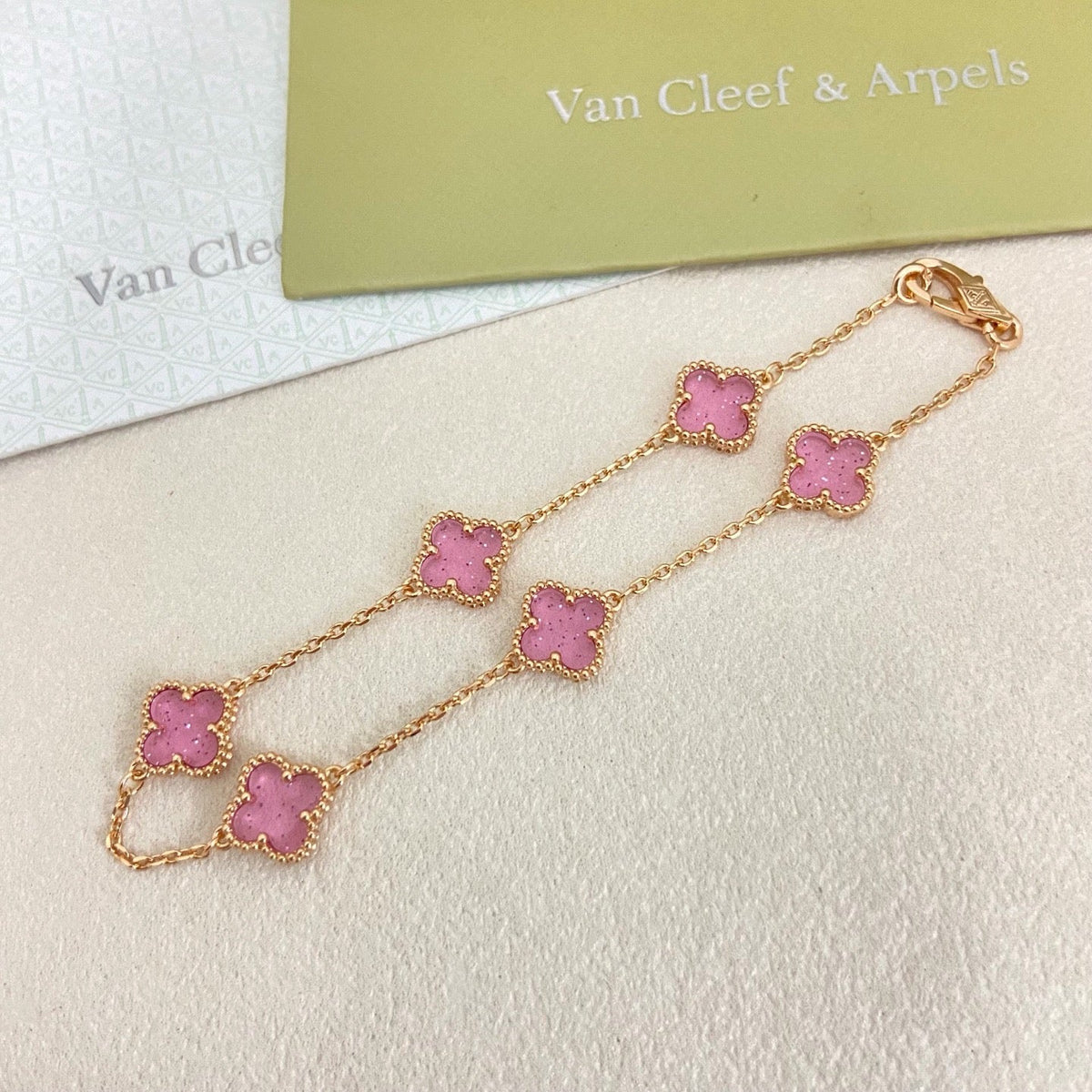 [⭐Shinejoy]2026 NEW CLOVER 6 MOTIF BUBBLE PINK ENAMEL BRACELET