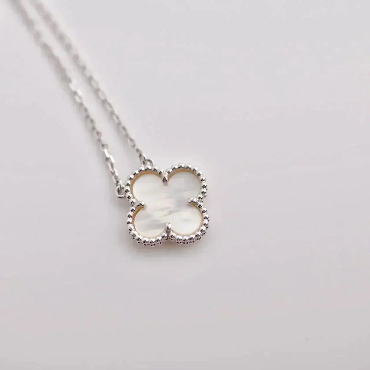 [⭐Shinejoy]CLOVER  15MM WHITE MOTHER-OF-PEARL SILVER