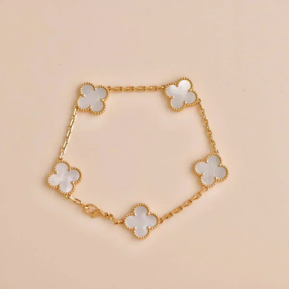 [⭐Shinejoy]CLOVER WHITE PEARL MOP 5 MOTIF BRACELET COLLECTION
