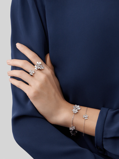 [⭐Shinejoy]FRIVOLE SILVER FLOWER DIAMOND BRACELET